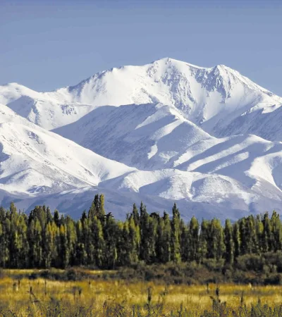 A apenas dos horas de la Ciudad de Mendoza, el Paso la Carrera regala imágenes impactantes.