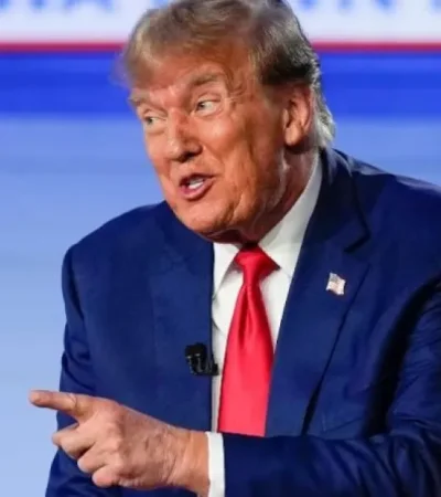 La investigación señala que el posible agresor tenía la intención de esperar por el republicano.