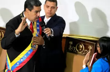 La política no se toma vacaciones y se viven tiempos definitorios