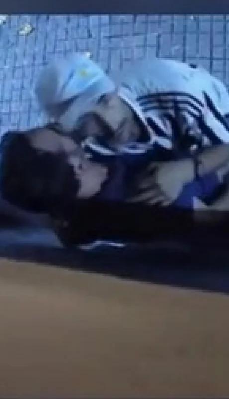 Engañando a la moto y a la cámra. Y llevándose un botín escaso.