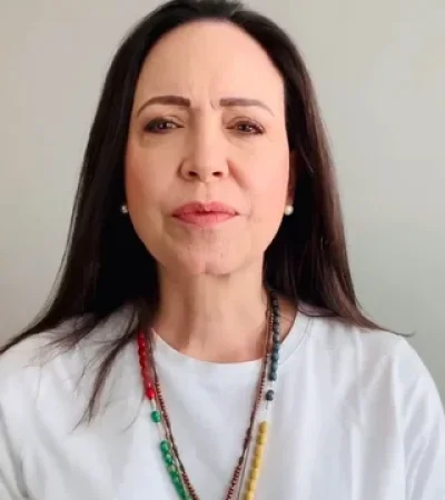 Machado le dijo a González Urrutia que no vaya a Venezuela/