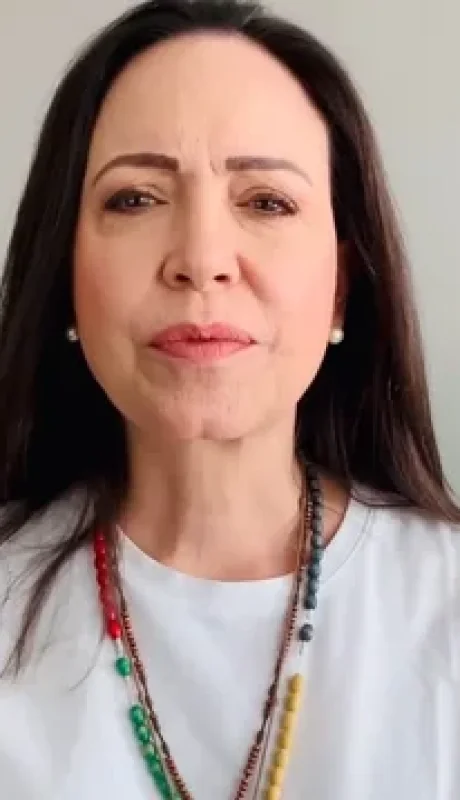 Machado le dijo a González Urrutia que no vaya a Venezuela/