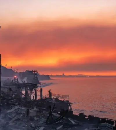 La ciudad de las estrellas es una postal tétrica que se asemeja a lo que deja una detonación nuclear.