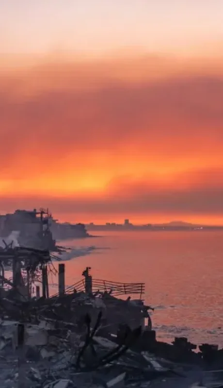 La ciudad de las estrellas es una postal tétrica que se asemeja a lo que deja una detonación nuclear.