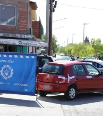 El Clío conducido por la víctima. Foto: Agencia Noticias Argentinas / redes.