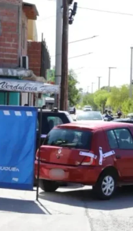 El Clío conducido por la víctima. Foto: Agencia Noticias Argentinas / redes.