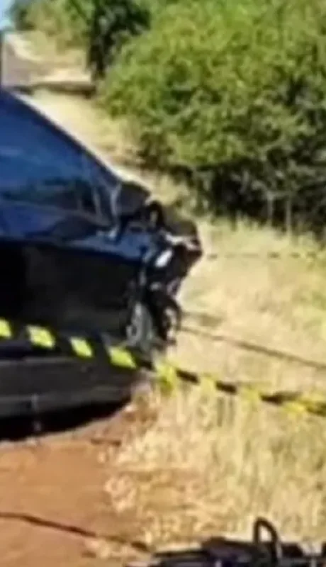 El vehículo en el que circulaban las víctimas de origen argentino. (Foto: web)