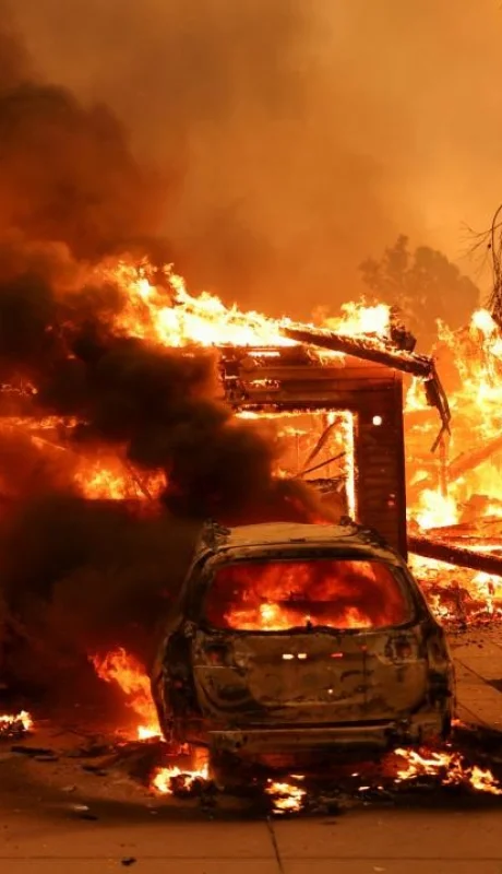 Los Ángeles: 16 muertes y miles de hectáreas devastadas por incendios forestales
