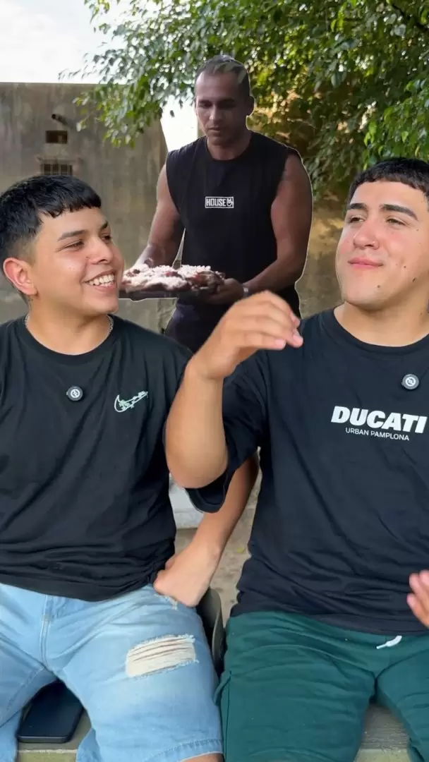 Agustín Pedernera y "Tío Camilo", creadores de contenido humorístico.