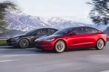 Investiga a más de 2,6 millones de vehículos fabricados por Tesla
