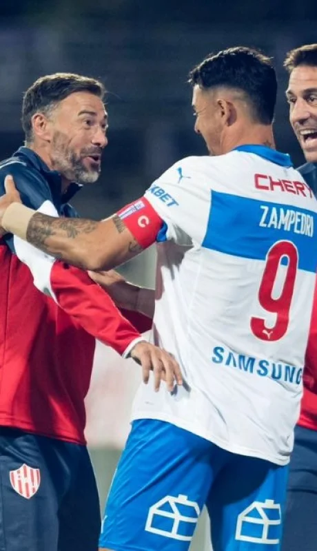 El Kily González junto a Fernando Zampedri en el amistoso entre Unión y Universidad Católica