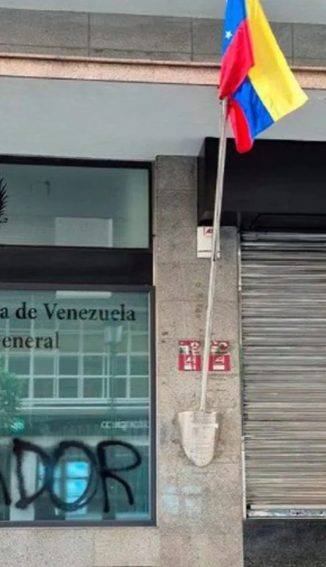 Cinco legaciones diplomáticas del régimen chavista habrían sido objeto de un ataque coordinado.