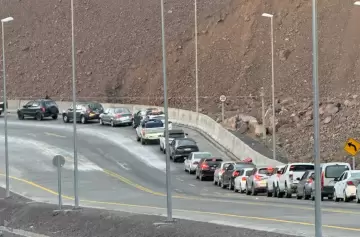 Quejas por demoras de argentinos que ingresan a Chile: "Estamos tirados 10 horas"