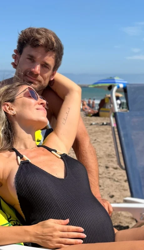 Jimena Barón junto a Matías Palleiro.