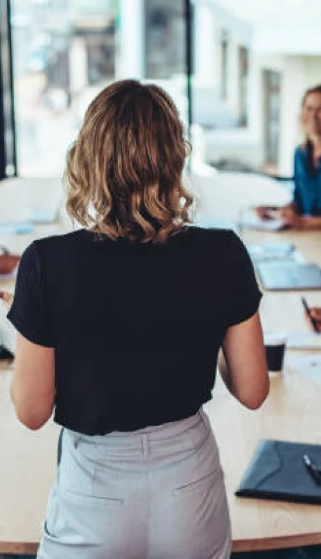 El futuro del liderazgo empresarial: competencias esenciales para 2025.