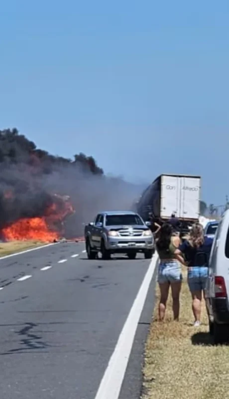 Tragedia en la Ruta 7: un muerto y dos heridos en un brutal choque entre camiones