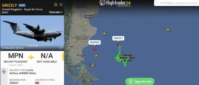 Flight Radar 24  tuvo el avión británico identificado hasta que apagó su transpondedor.