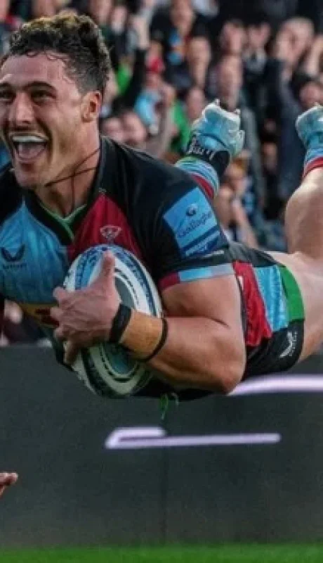 Rodrigo Isgró anotó un hermoso try en su debut