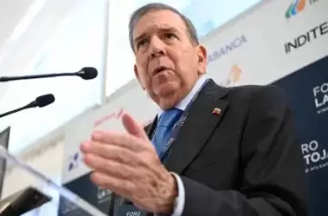 González Urrutia arribó a Guatemala para reunirse con Arévalo