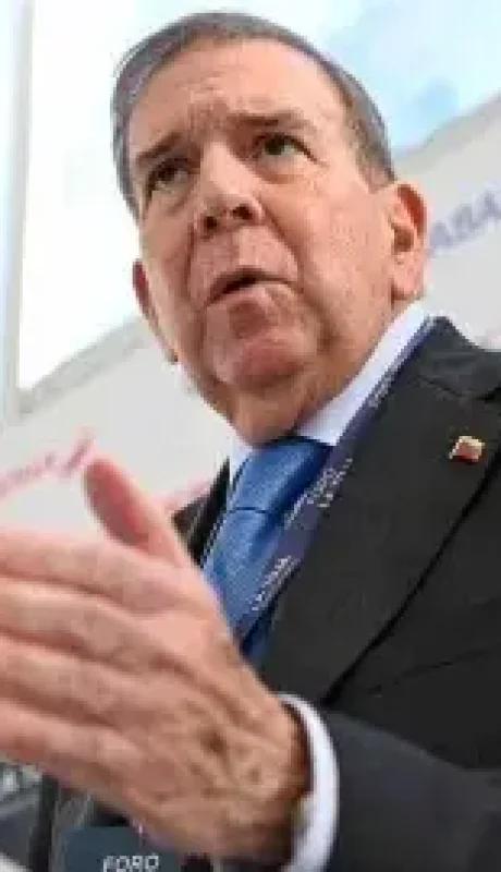 Edmundo reapareció en Guatemala buscando darle más respaldo a su reclamo.