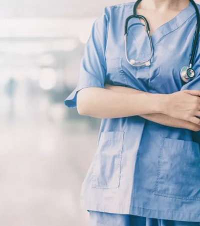 Los médicos argentinos ahora pueden ejercer en todo el mundo sin recertificar