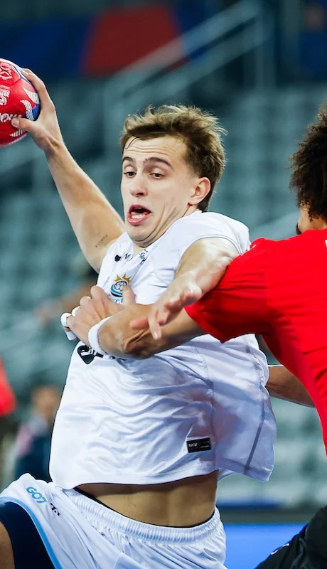 Argentina dio batalla, pero cayó en el debut.