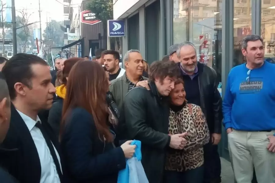 Trasa los pasos de Milei