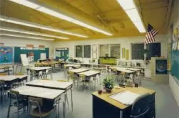 Maestra de quinto grado cometió abuso y tuvo familia con un alumno