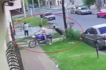 Así fue el brutal ataque de motochorros para robarle a una vecina