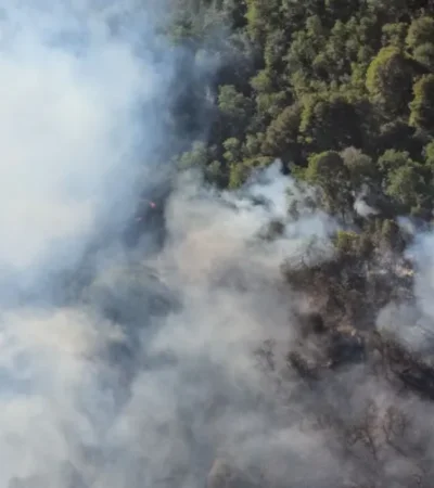 El incendio en Bariloche está fuera de control.