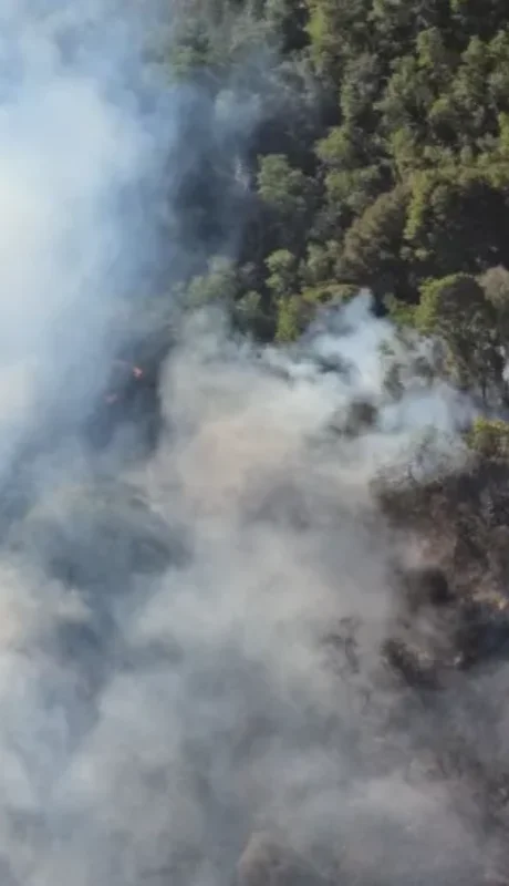 El incendio en Bariloche está fuera de control.