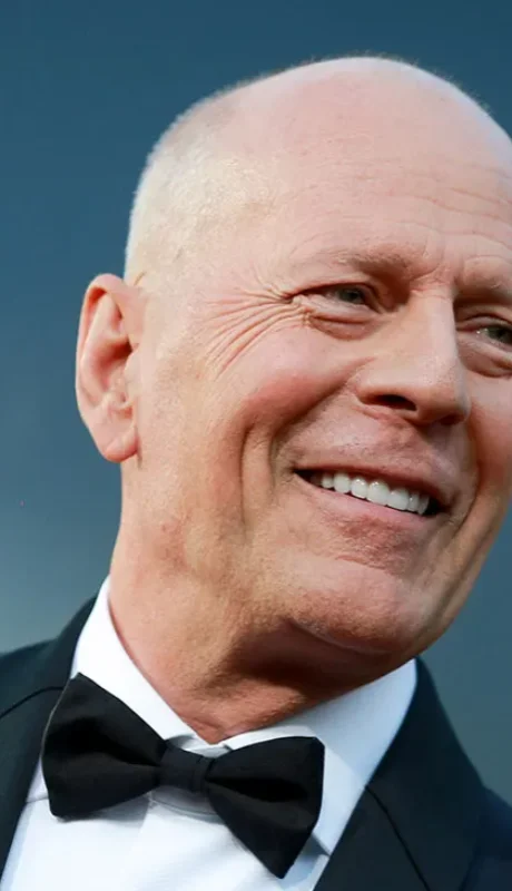 Bruce Willis reapareció junto a los socorristas en Los Angeles.