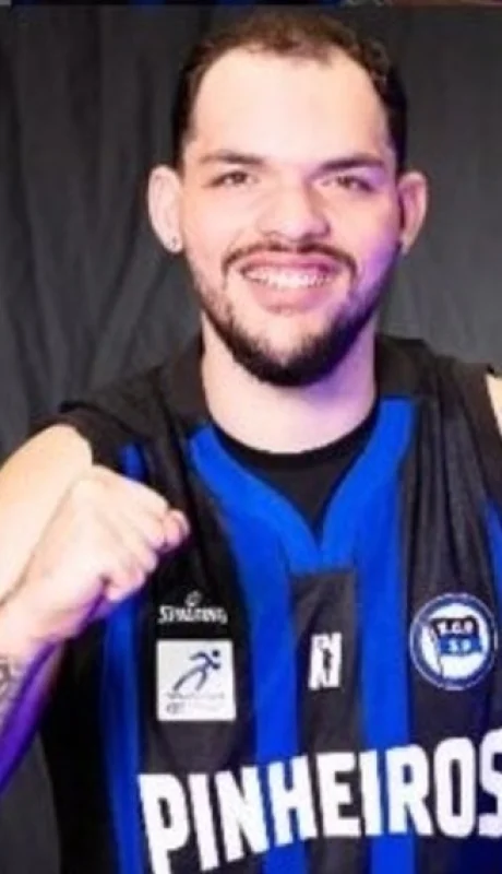 Fidelis llega a la Argentina.