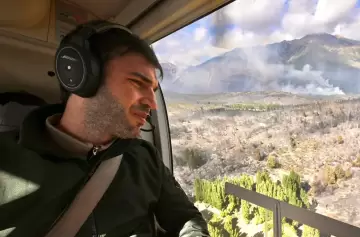 Ignacio Torres vincula los incendios en Chubut con recientes desalojos de tierras