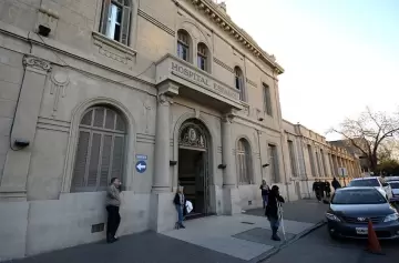 Juego peligroso: un niño terminó hospitalizado tras detonar una bala con un encendedor