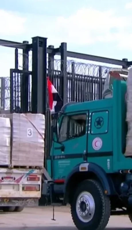 Ingresan alimentos por la frontera con Egipto    /