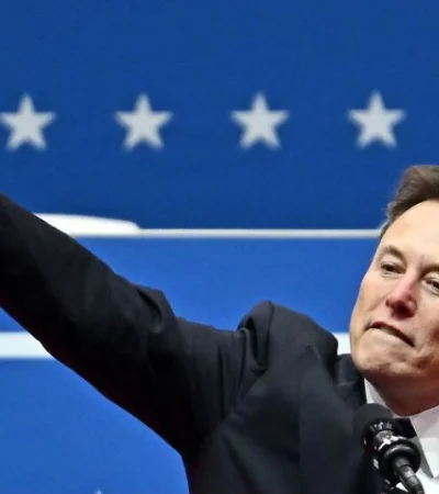 Elon, uno de los hombres más influyentes del mundo, hizo un enérgico gesto que disparó los entredichos entre los usuarios de Redes.