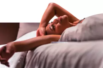 Sudar mientras dormís podría ser un llamado de atención de tu cuerpo