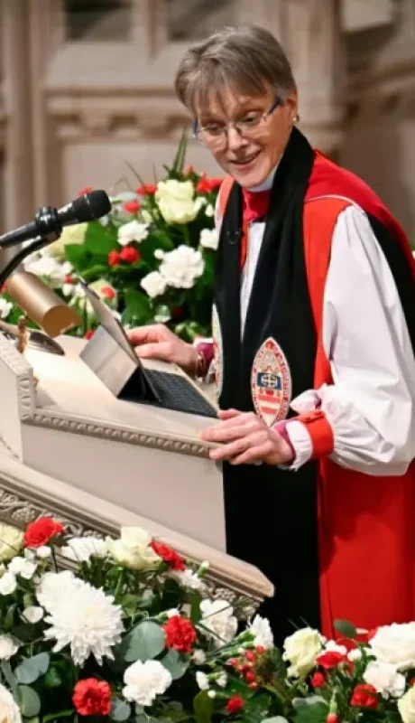 El discurso religioso le pegó de lleno al mandatario que esperaba una apacible ceremonia por su investidura.