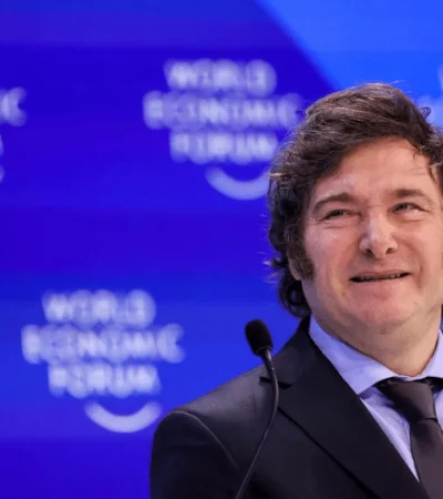 Milei llegó a Suiza para disertar en Davos, reunirse con empresarios y recibir un premio.