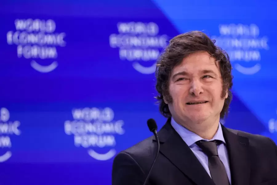 Milei llegó a Suiza para disertar en Davos, reunirse con empresarios y recibir un premio.