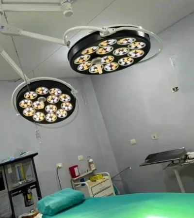 ¡Escándalo! Un cirujano usó un quirófano público para una lipo privada