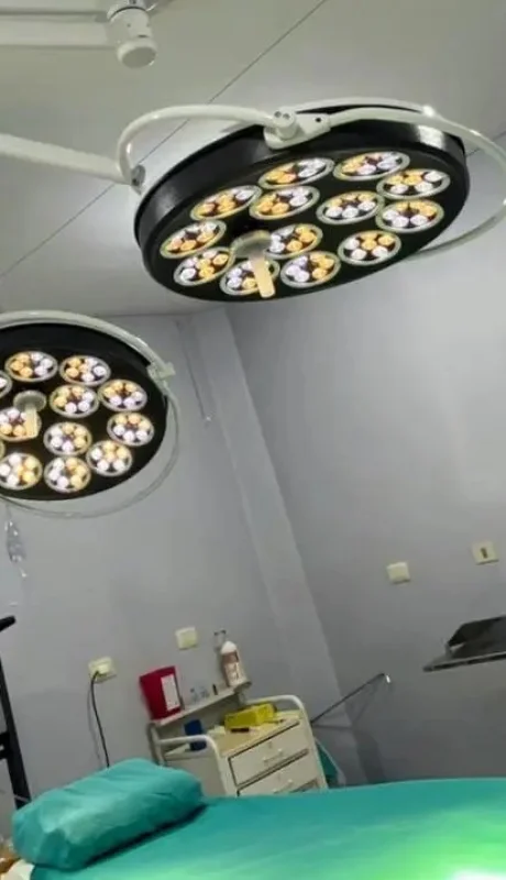 ¡Escándalo! Un cirujano usó un quirófano público para una lipo privada