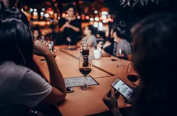 Piden desactivar el Bluetooth en la calle para evitar una nueva estafa