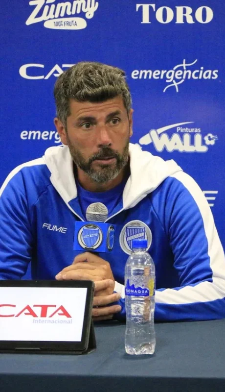 Pedernera lamentó el debut, pero confía en su equipo