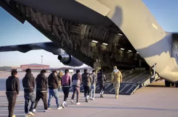 "La mayor operación masiva de deportación en la historia está en marcha"