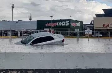 Diluvió en Mendoza y se taparon los desagües por la basura