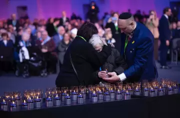 Sobrevivientes y líderes mundiales recordaron la liberación de Auschwitz