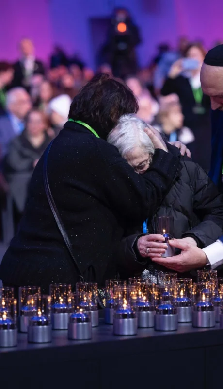 Velas, a modo de recordatorio eterno por quienes ya no están.