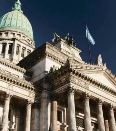 Duras negociaciones en el Congreso